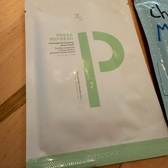 Face Masks, Hand Masks, & Foot Masks - Lot of 5 - Picture 5 of 6